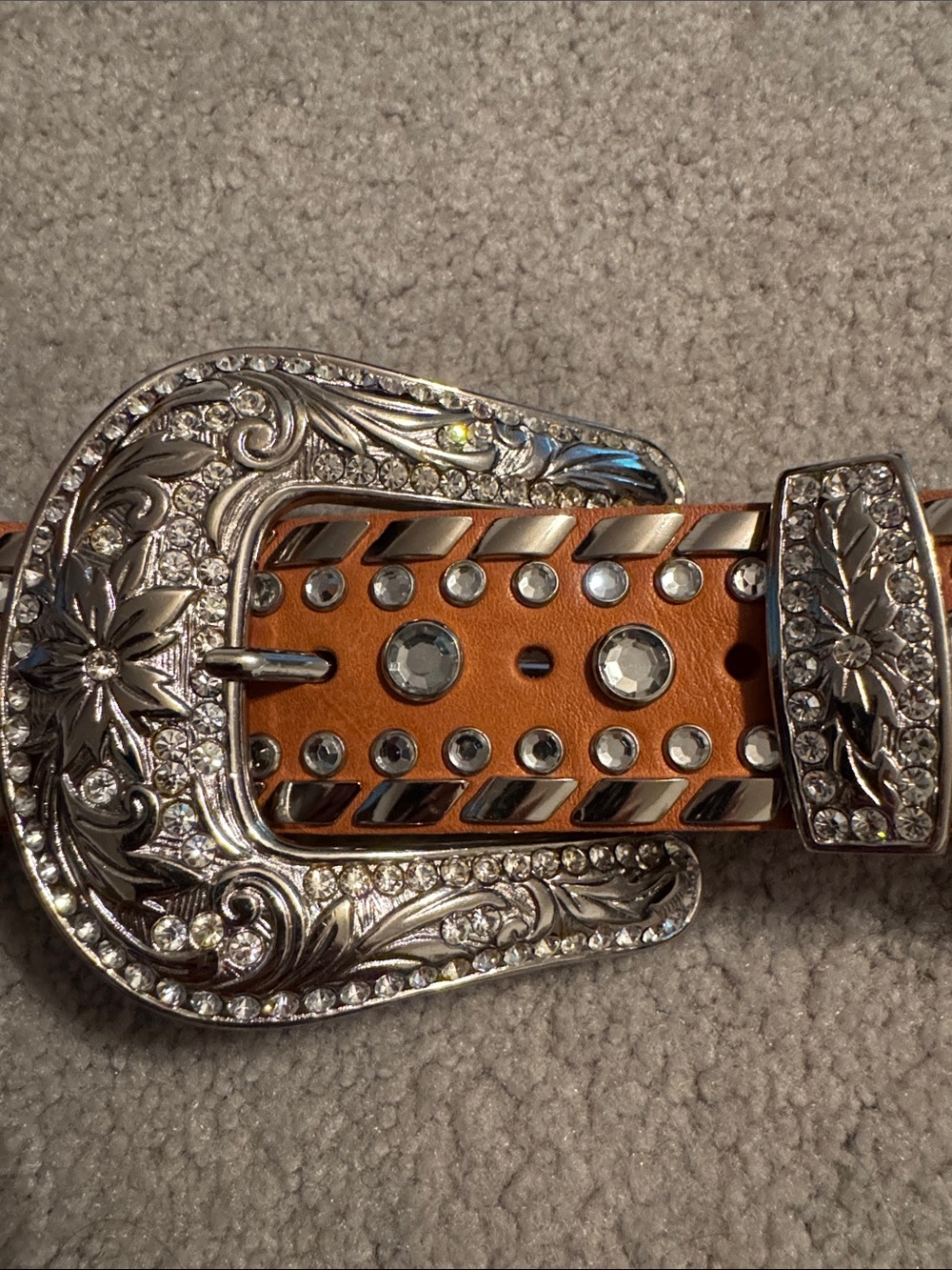 Western-Style Bling Tan Belt with Ornate Silver Buckle Med - Picture 6 of 7